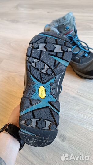 Трекинговые ботинки