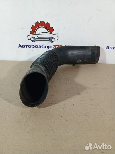 Патрубок воздушного фильтра Nissan Terrano
