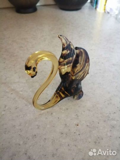 Статуэтка лебедь