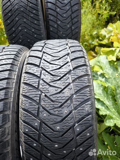 Yokohama Ice Guard IG65 235/50 R19 99T