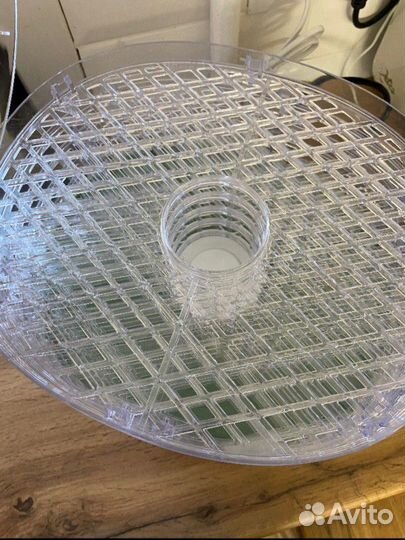 Сушилка для фруктов и овощей новая Kitfort кт-1902