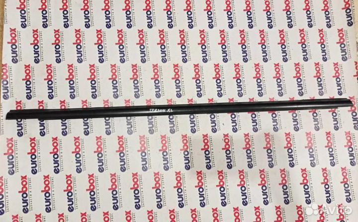 Накладка стекла заднего левого Hyundai Tucson 200