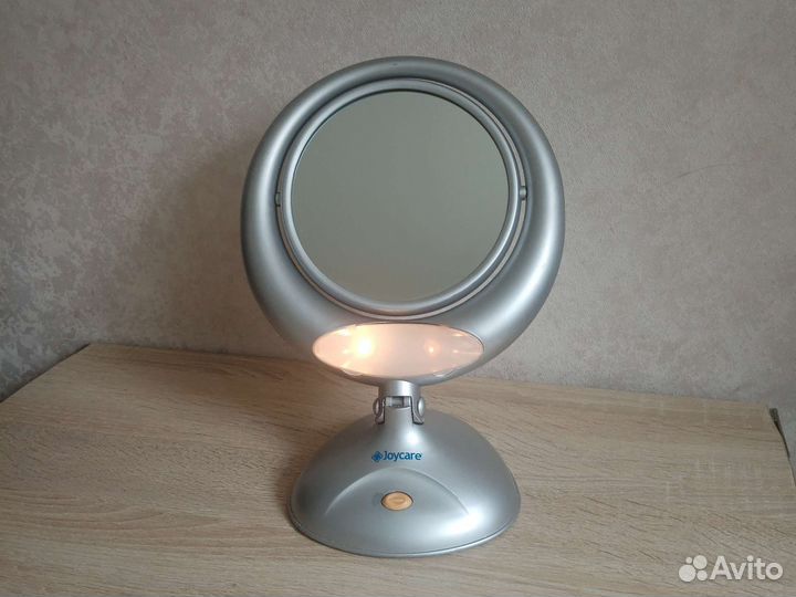 Зеркало для макияжа с подсветкой