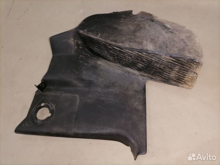 Площадка опорная для ноги Mercedes 190 W201 1993