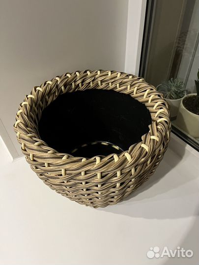 Кашпо из ротанга