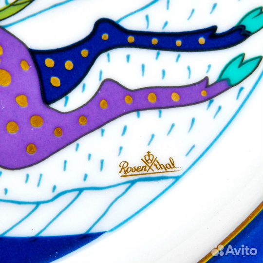 Фарфоровая тарелка