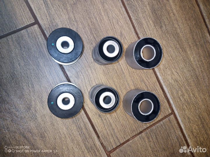 Комплект сайлентблоков рычага ниж jeep WK2 2010