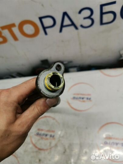 Трубка кондиционера Volvo V60 2.0 дизель D5204T