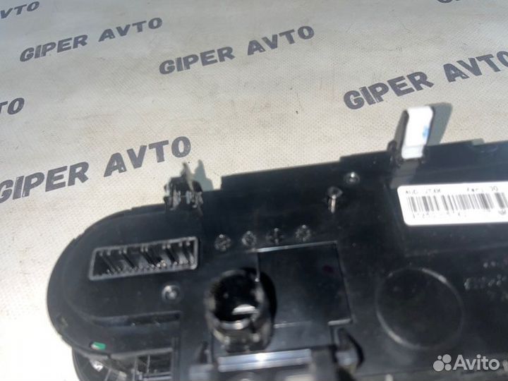 Блок управления климат-контролем Kia Sorento UM