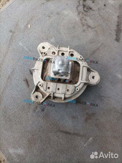 Подушка крепления двигателя левая BMW 5 6785601