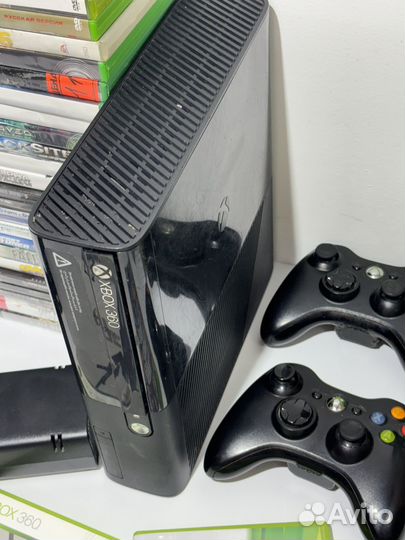 Xbox 360e 750GB +100 дисков