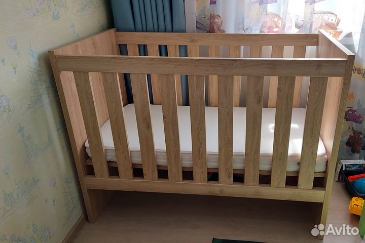 Продаётся детская кроватка