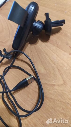 Автомобильное зарядное устройство