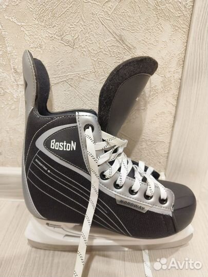Коньки хоккейные