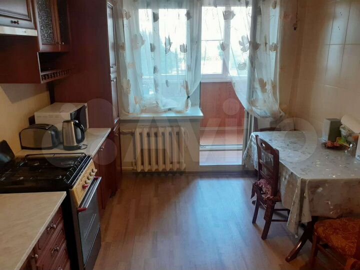 2-к. квартира, 54 м², 3/10 эт.