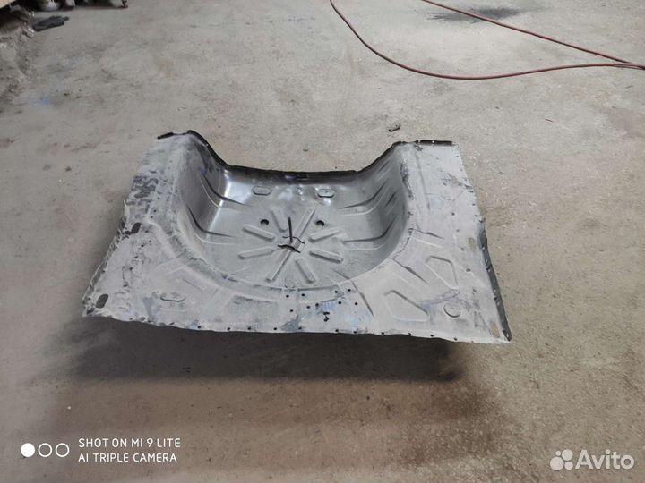 Ниша богажника на Рено логан