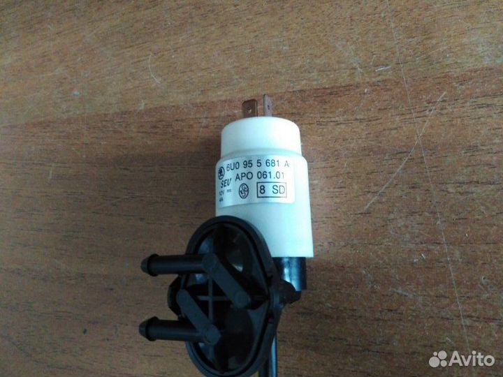 Моторчик стеклоомывателя Skoda Felicia 1995 - 2001