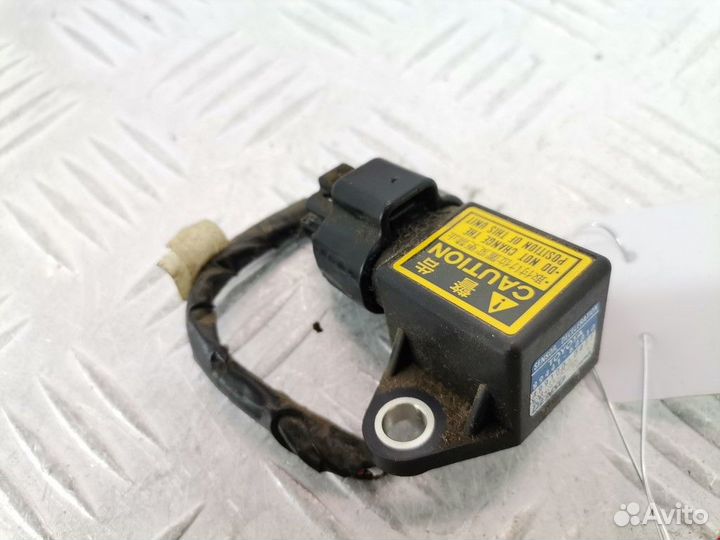 Датчик удара Toyota Hilux 7 2008 8944160010