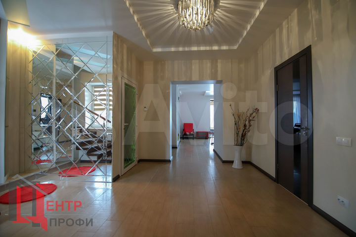 Дом 330 м² на участке 15 сот.