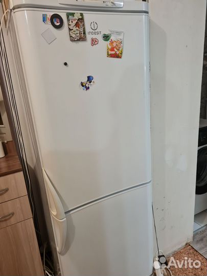 Холодильник Indesit