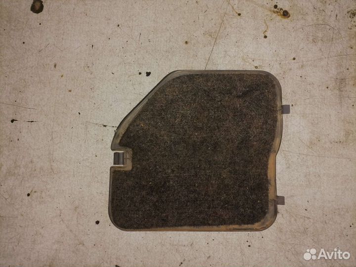 Крышка обшивки багажника Nissan Terrano 2