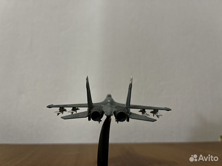 Модель самолета Су-27