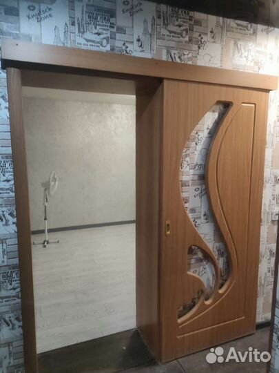 Навесная межкомнатная дверь