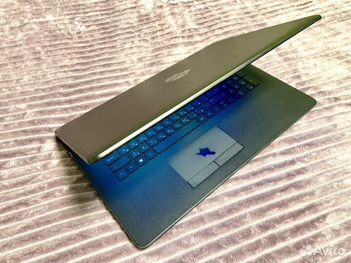 Большой и мощный ноутбук HP