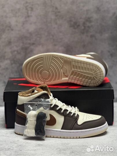 Nike Air Jordan 1 Mid SE Cream Dark Chocolate