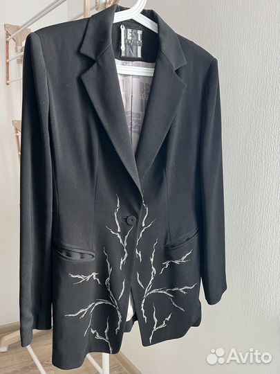 Пиджаки женские