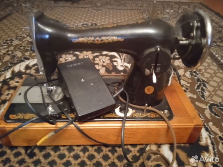 Швейная машина Чайка 2