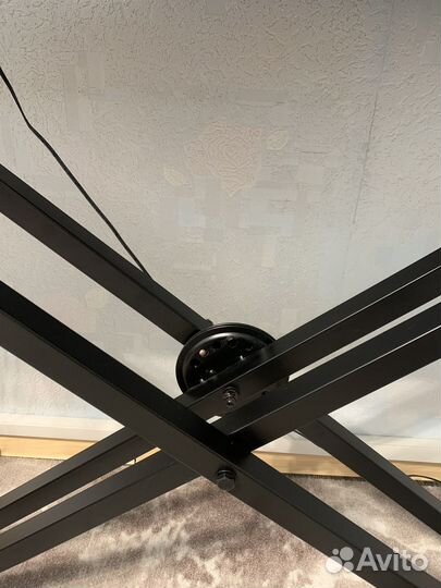 Стойка/подставка для фортепиано/пианино/синтезатор