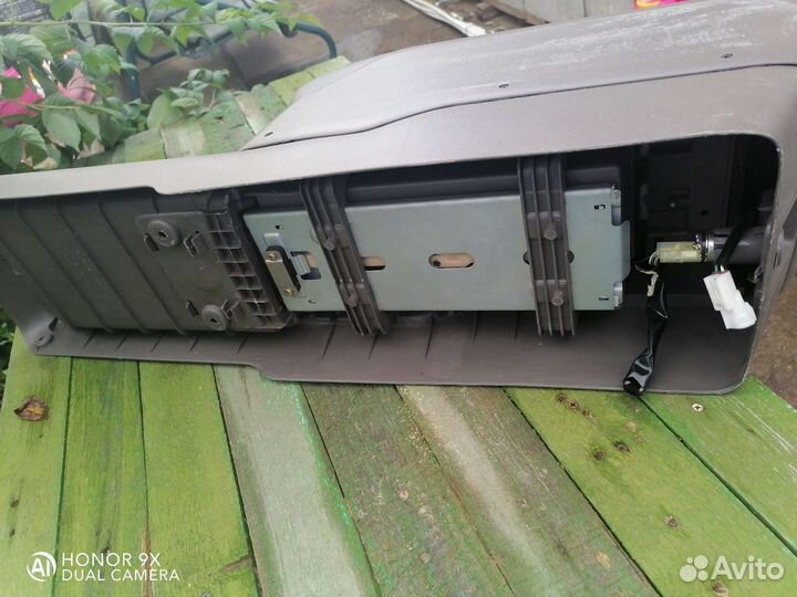 Подлокотник-органайзер между сидений lexus rx