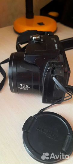 Компактный фотоаппарат