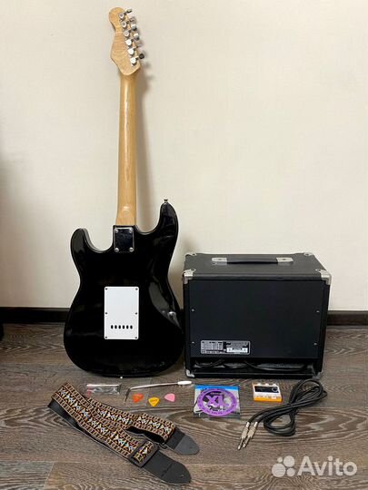 Электрогитара с комбиком + аксессуары