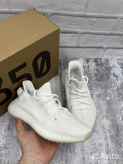 Кроссовки Adidas Yeezy Boost 350 v2 Triple White