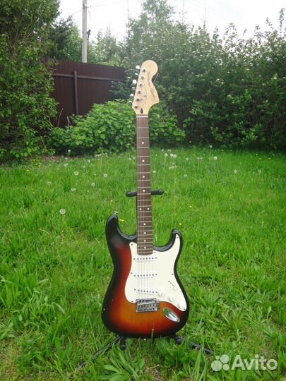Продается Squier Stratocaster (от компании Fender)