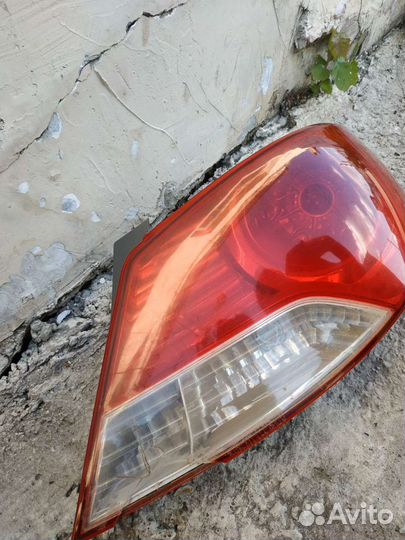 Задняя правая фара на hyundai solaris 1