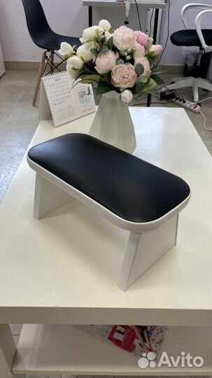 Подставка для рук клиента маникюрная