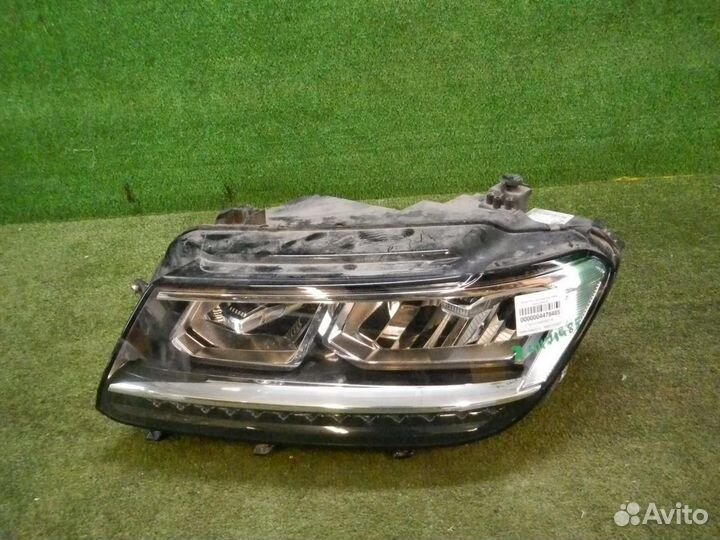 Фара левая Volkswagen Tiguan