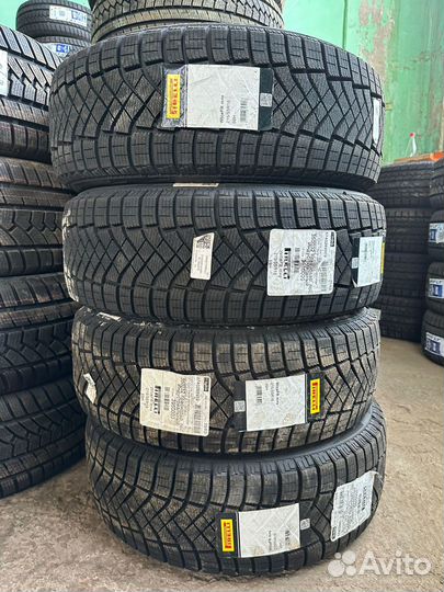 Pirelli Ice Zero FR 215/55 R18 99H