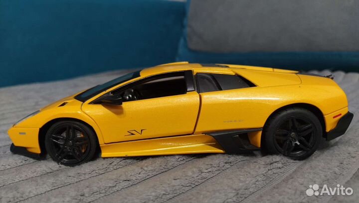 Модель коллекционная 1:24 Lamborghini Murclelago