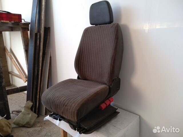 Сиденье водительское Мерседес 609