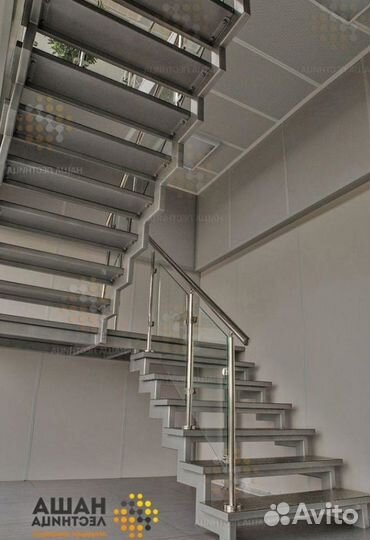 Металлокаркас Лестницы на Монокосоуре в Коттедж