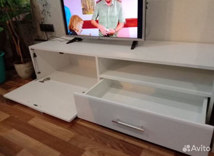 Тумба под телевизор