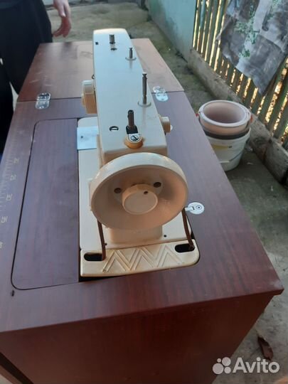 Швейная машинка