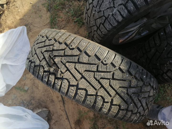 Pirelli Carrier 235/60 R18
