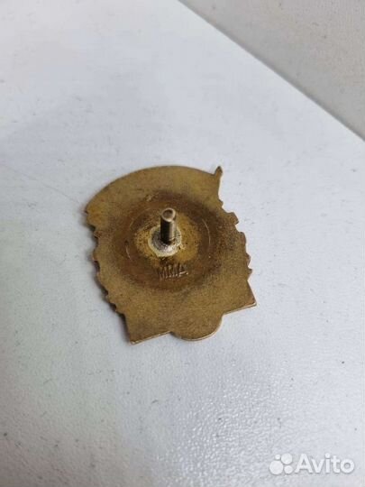 Нагрудный значок 