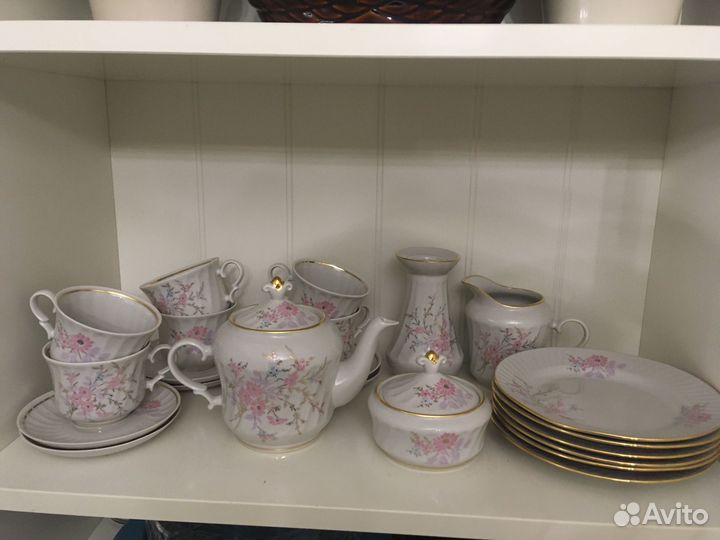 Фарфоровый чайный сервиз