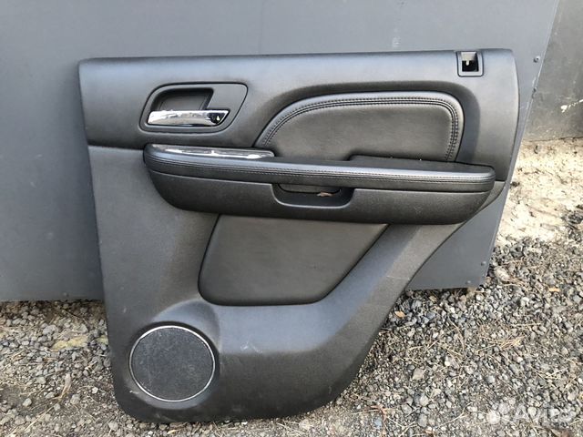 Обшивка двери задней Cadillac Escalade III 06-14